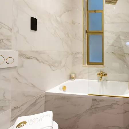 Apartment Maison D'or Genoa