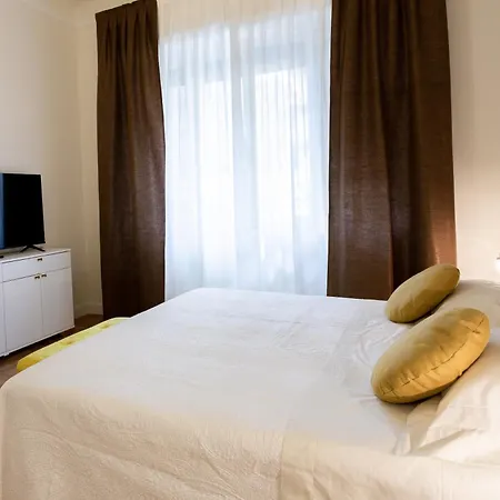 Maison D'or Apartman *